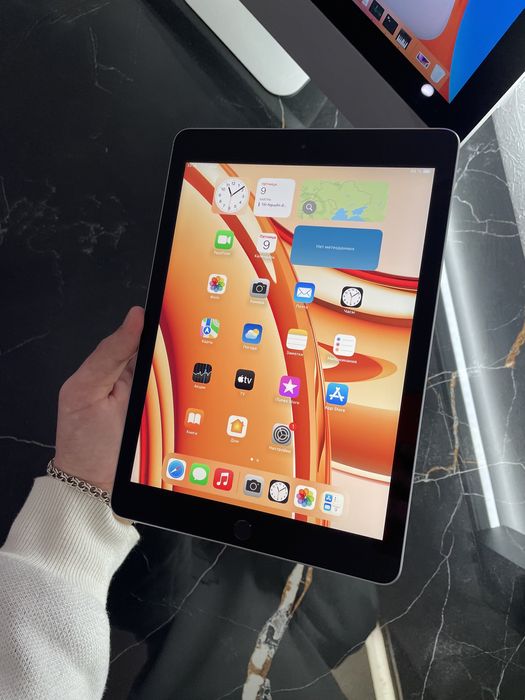 Ідеал Ipad 5 128 GB Silver Gray