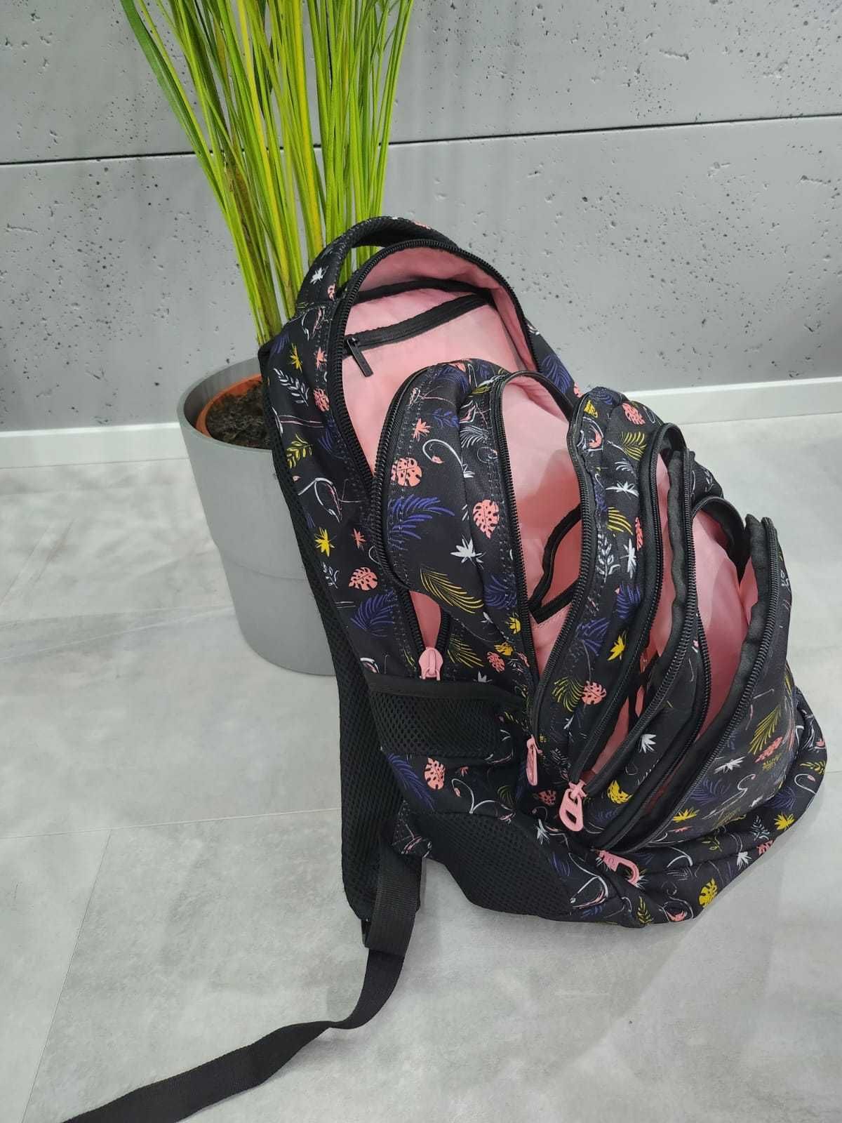 Plecak coolpack czarny z flamingami