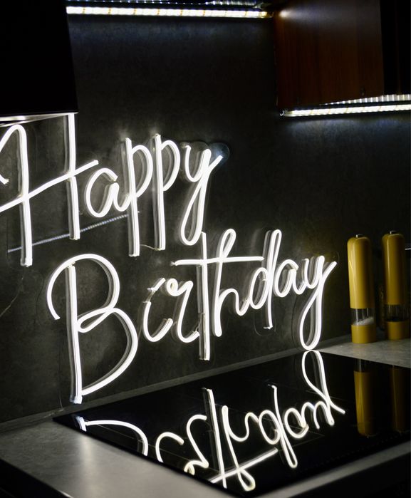 Neon, napis „Happy Birthday” 70x50, led, oświetlenie neonowe