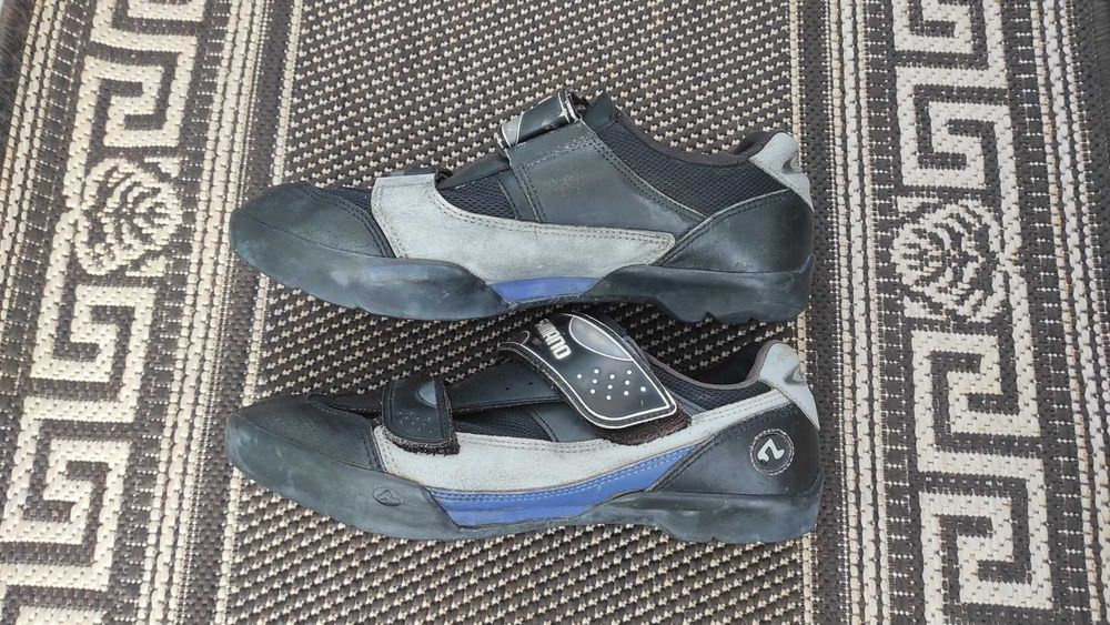 Кросівки велосипедні SHIMANO 

розмір: 45