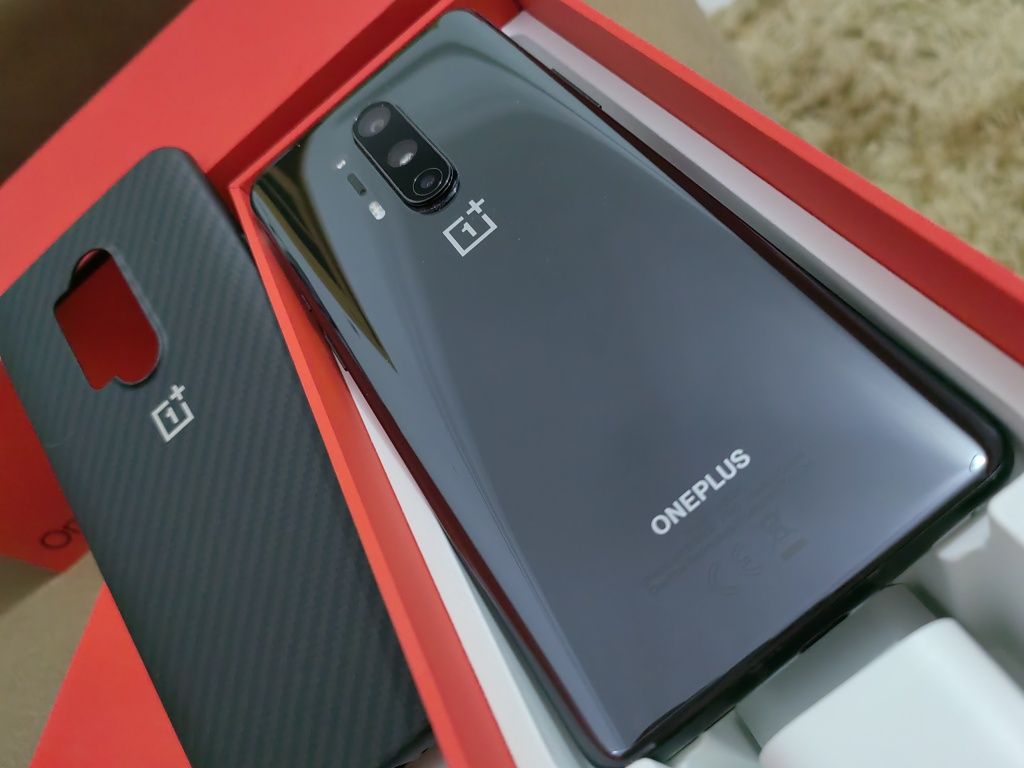 One plus 8 pro cinza