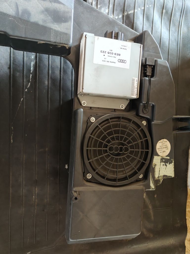 Subwoofer samochodowy audi A4 b6 b7 kombi