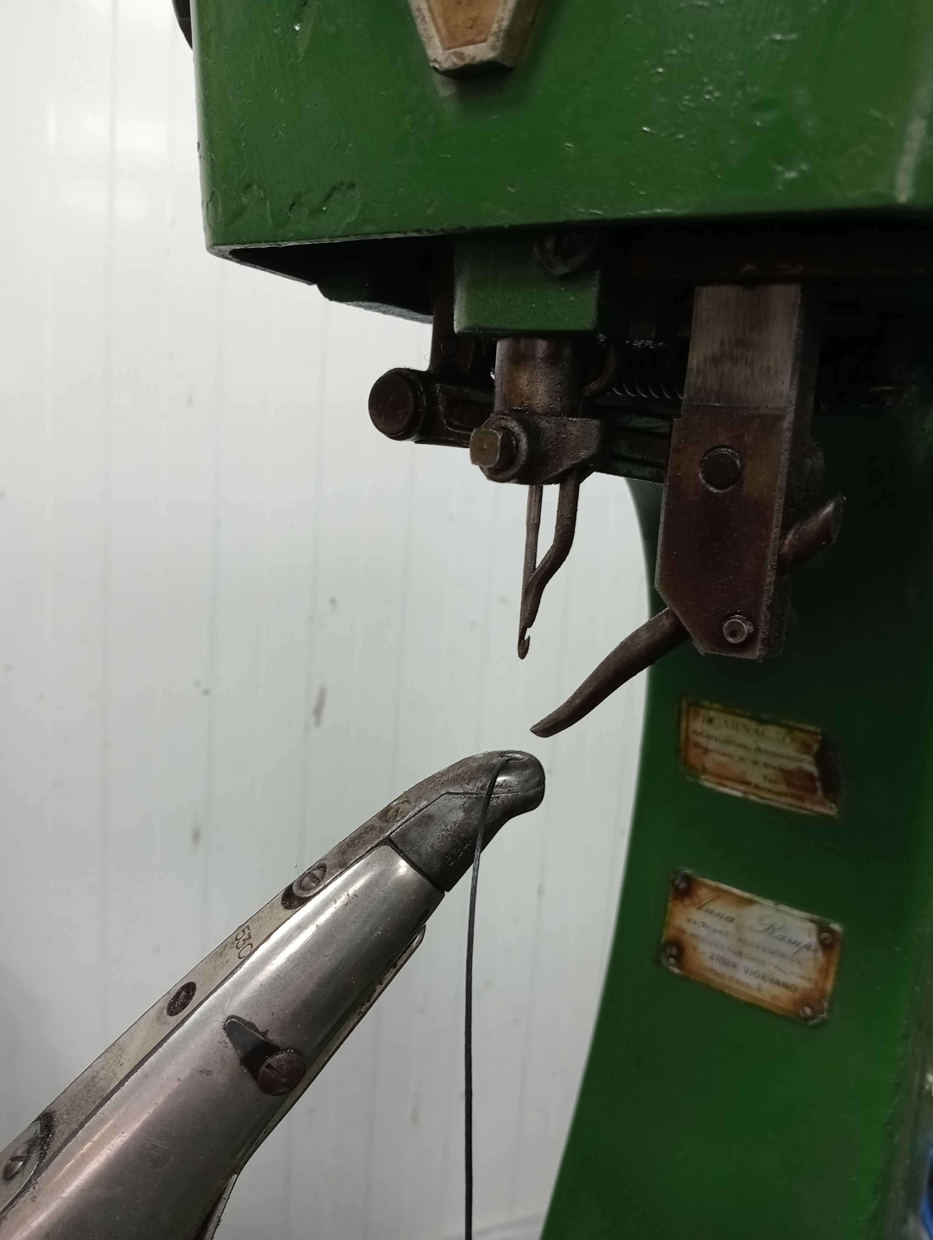 maquina de coser calcado