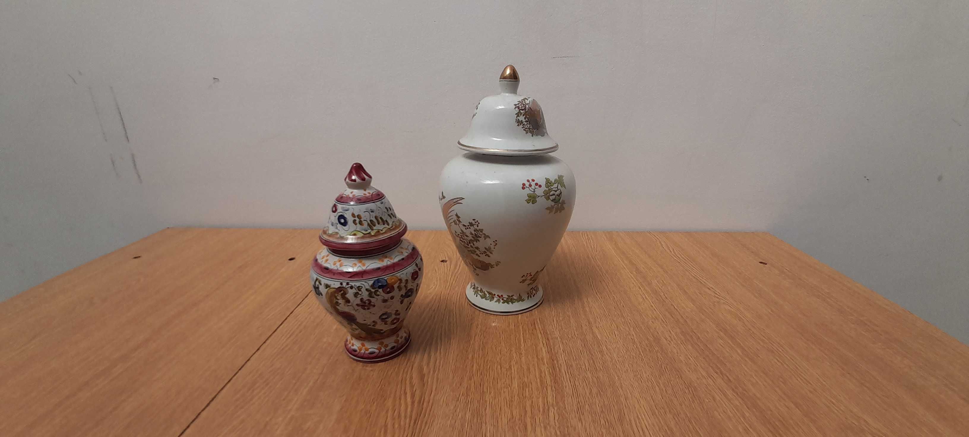 dois potes decorativos