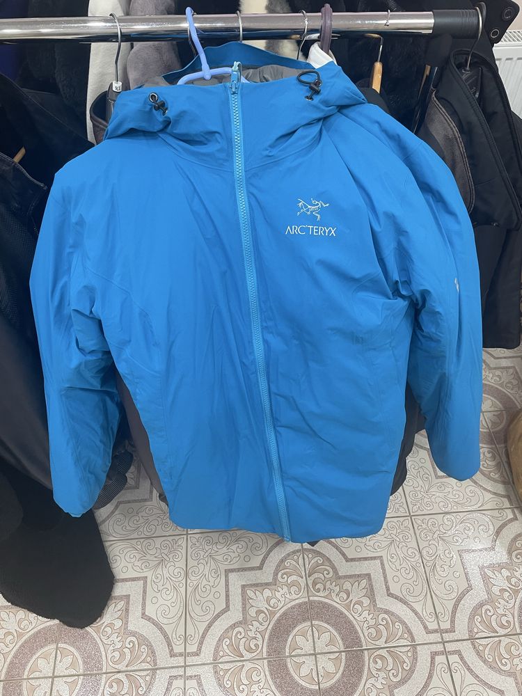 пуховий arcteryx
