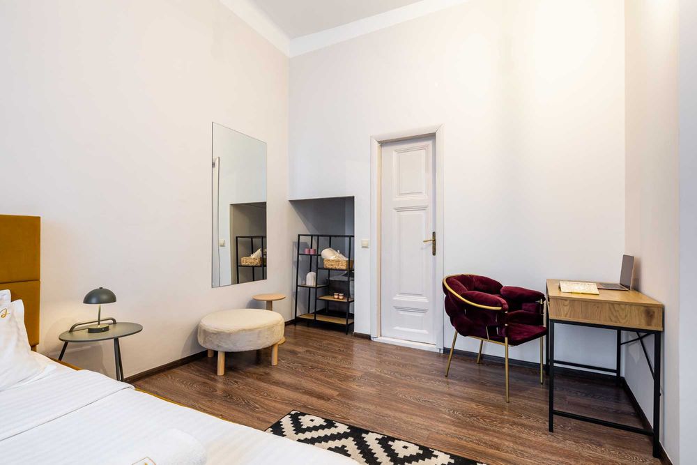 Оренда житла подобова центр університет Франка вул. Листопадового Чину