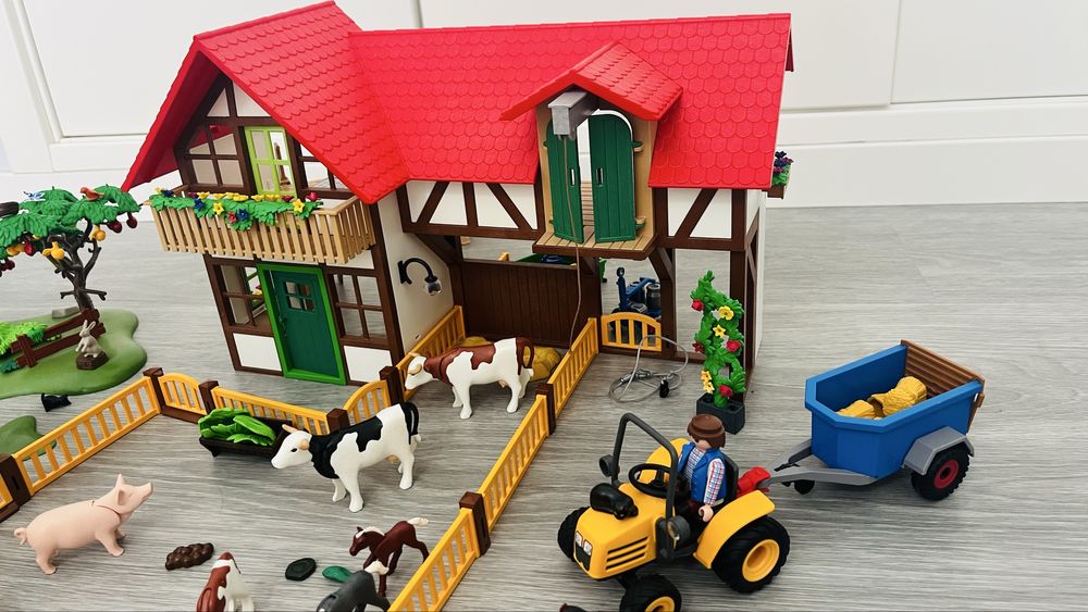 Quinta Playmobil + Trator grande + Cavalos + Equipa de Resgate