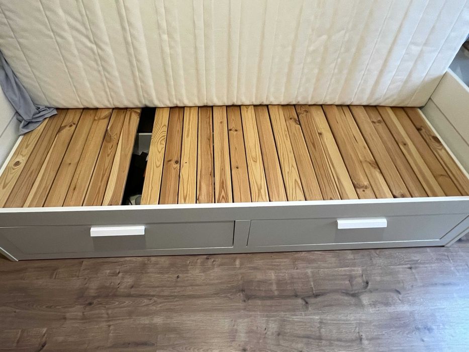 Cama individual dupla BRIMNES e 2 colchões