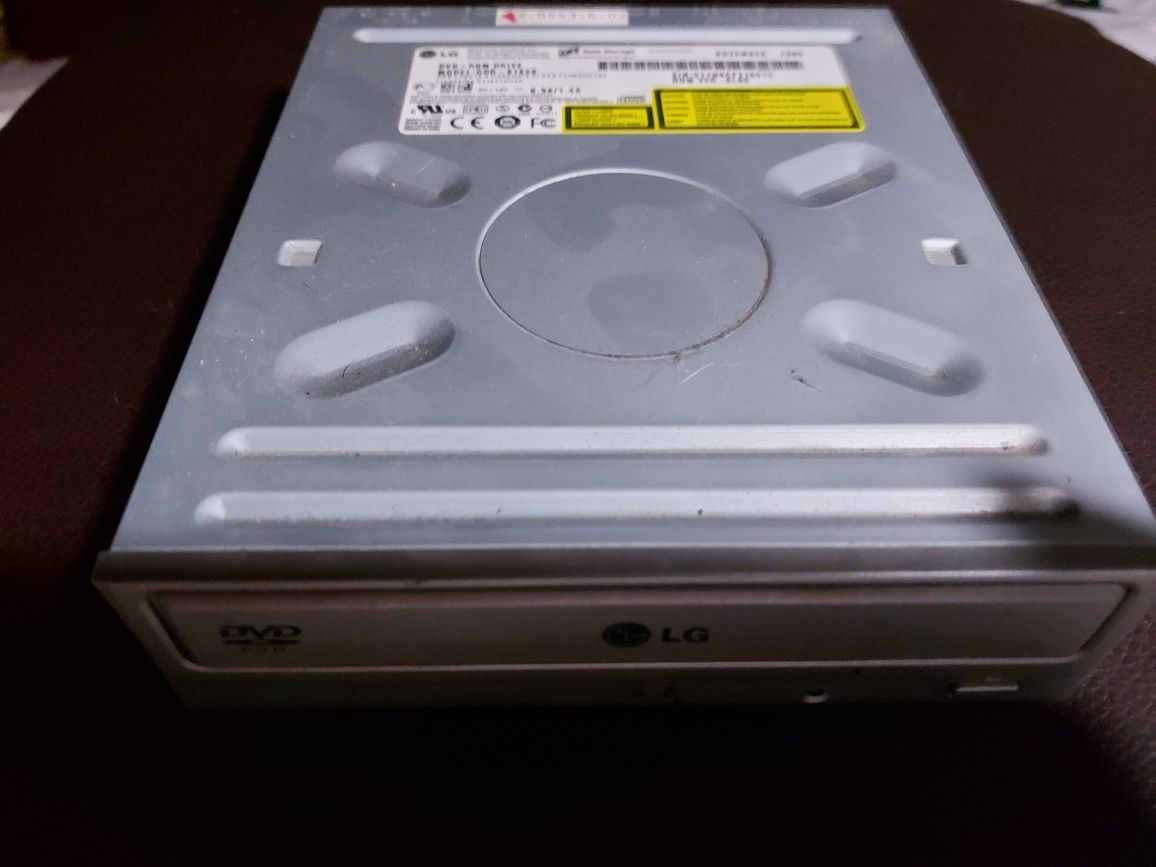 Karta sieciowa D-Link ,Cooler, NAGRYWARKA LITE-ON IT CORP,LG DVD-ROM.