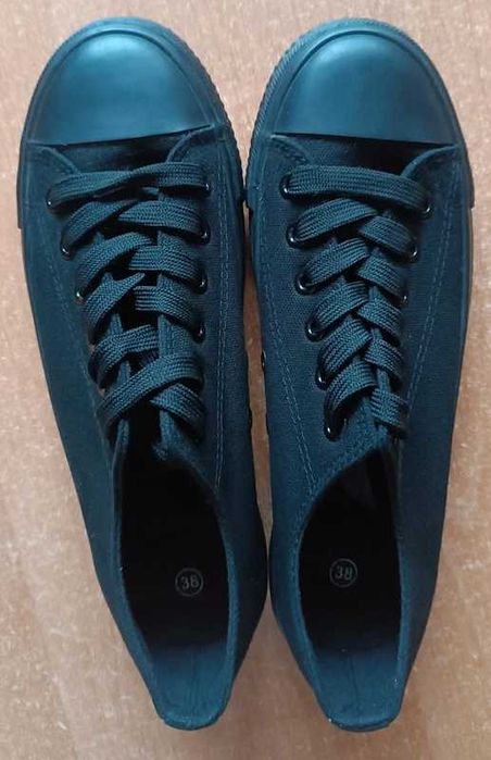 Nowe czarne tenisówki damskie 38
