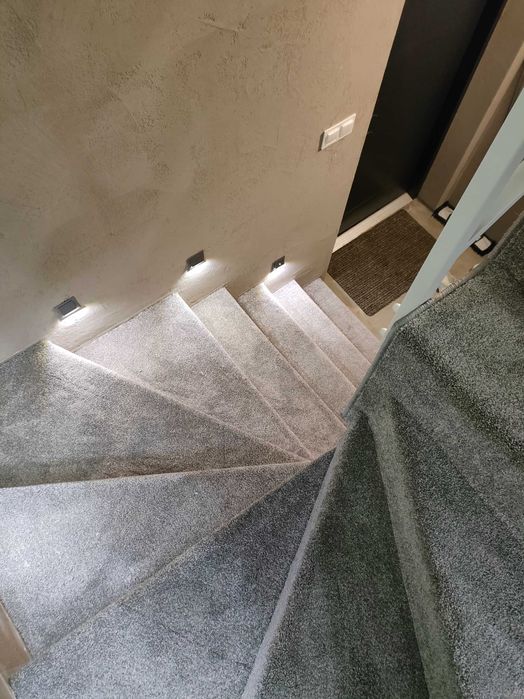 Montaż wykładziny dywanowej, PCV   , schody od A do Z wylewka