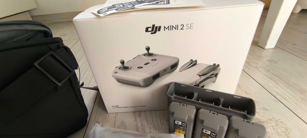 Dron DJI Mini 2SE Fly More Combo