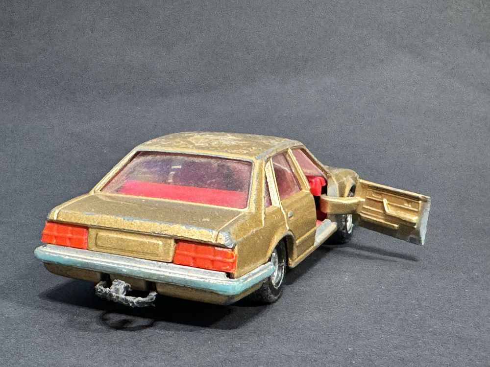Opel Senator Corgi