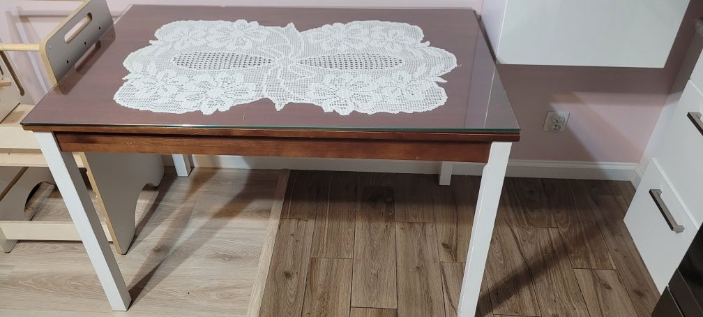 Sprzedam stół Ikea wraz ze szkłem na wymiar