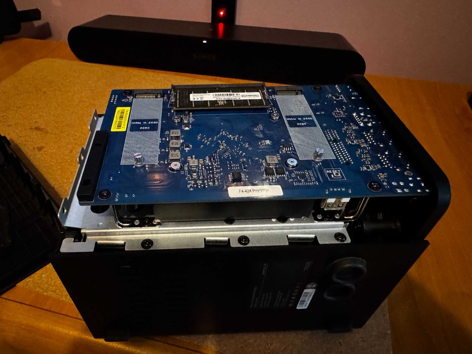 TerraMaster F4-424 Pro, Core i3 N305, 32GB ram, TruNAS, Unraid