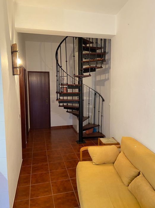 T2 Odeceixe, no centro, totalmente mobilado e cozinha equipada