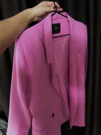Продам НОВИЙ рожевий піджак фірми fame. Розмір Л