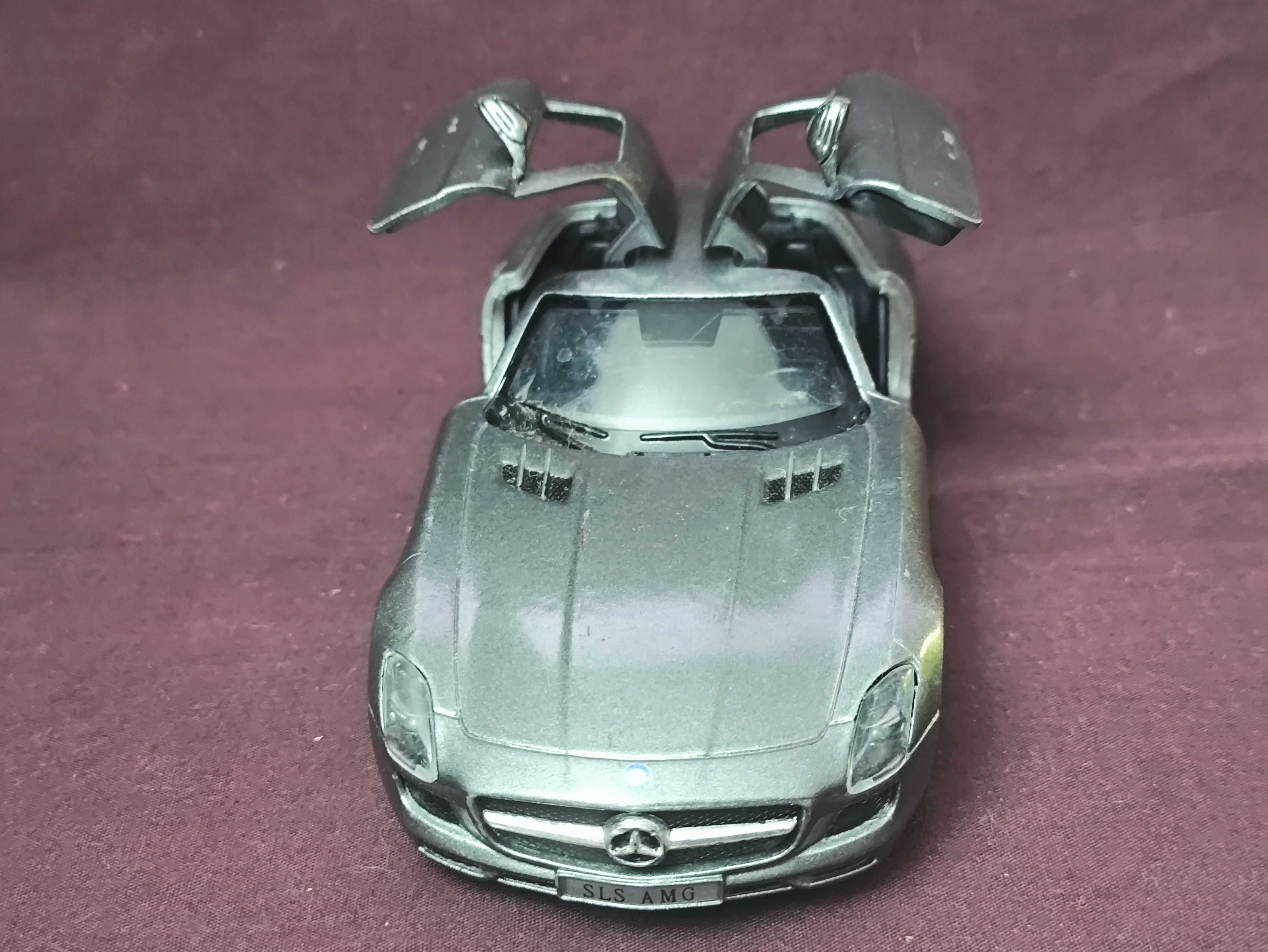 Машинка инерционная Mercedes-Benz SLS AMG 1:36 Kinsmart