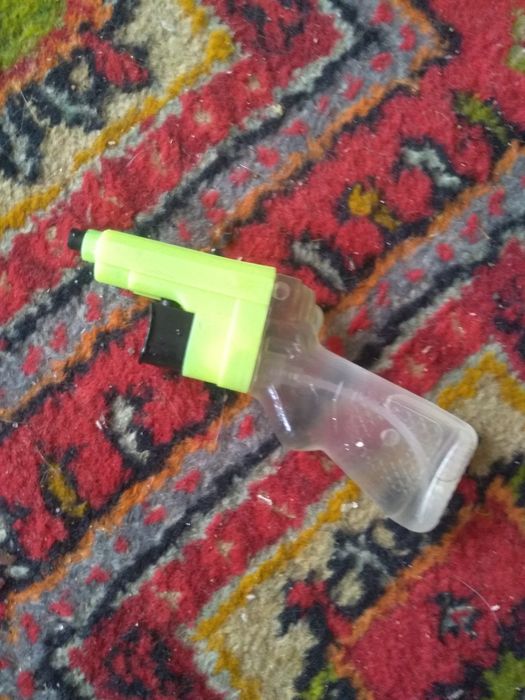 Водный (водяной) пистолет для маленького ребёнка