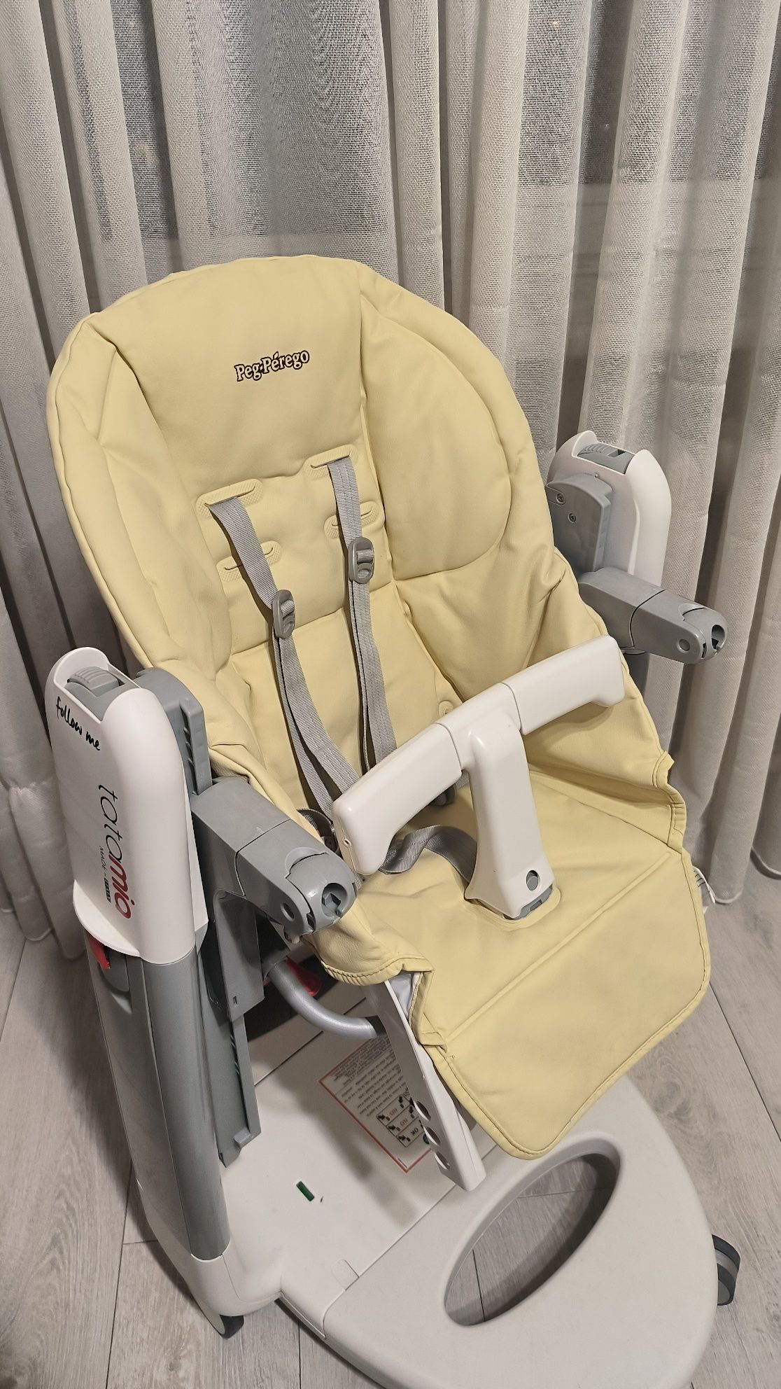 Стульчик-качалка для кормления Peg Perego Tatamia Follow Me.