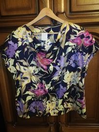 Komplecik: bluzeczka + spódnica w kwiatki rozmiar 46