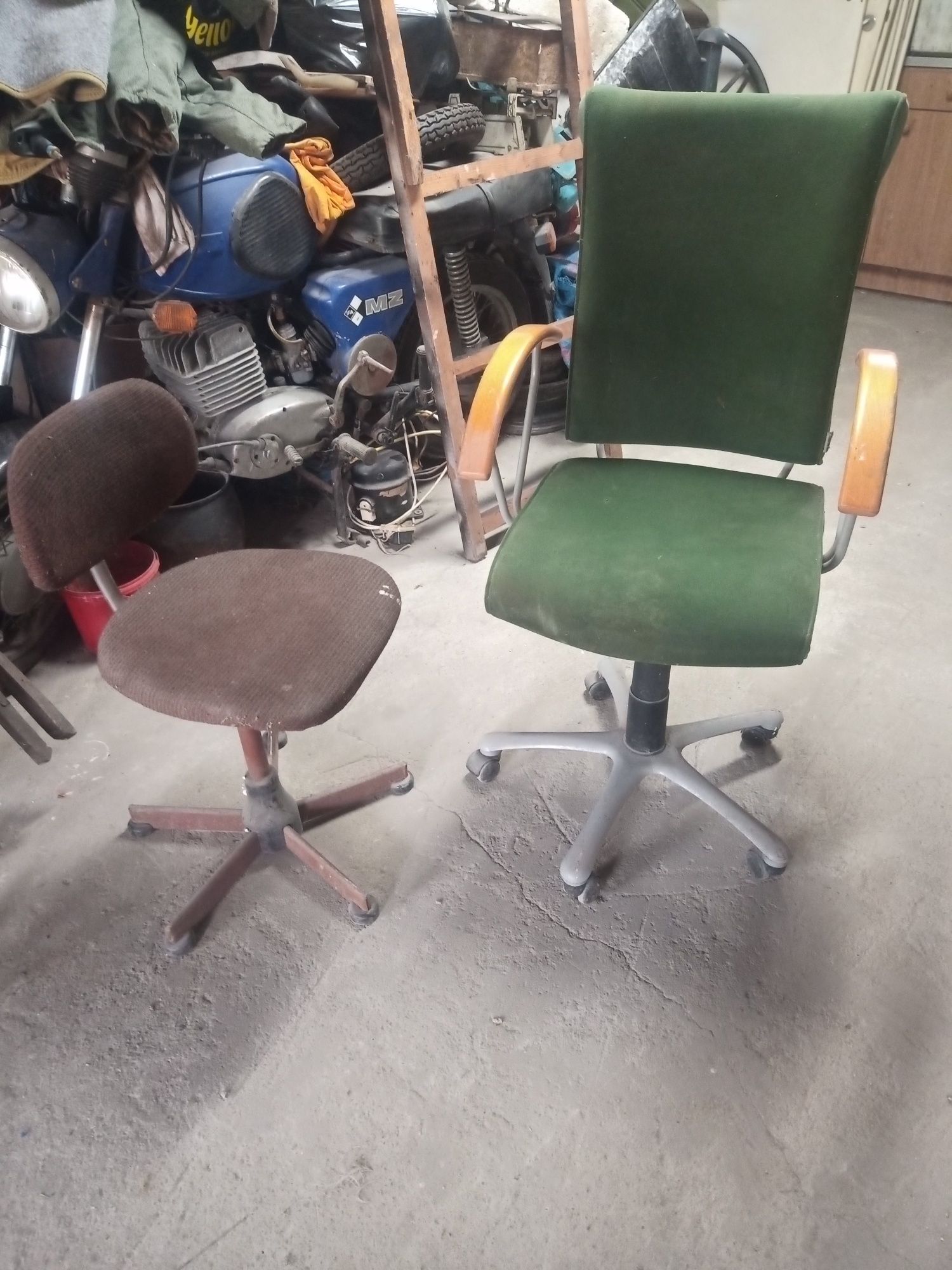 Krzesło obrotowe brąz,model PRL.