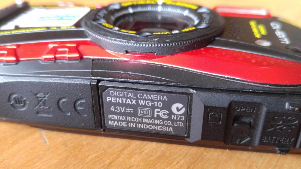 Защищенная водонепроницаемая фотокамера PENTAX Optio WG-10 (США)