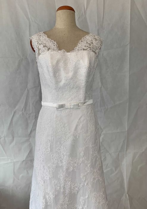 Prosta i klasyczna nowa suknia ślubna 40 L koronkowa cywilny kościelny