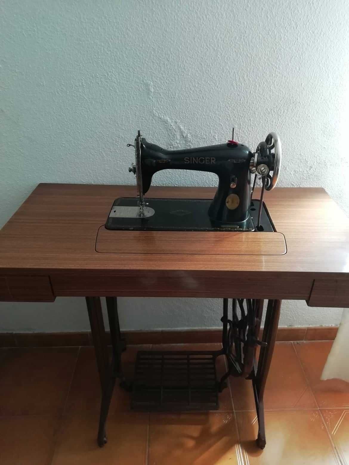 Maquina de costura Singer