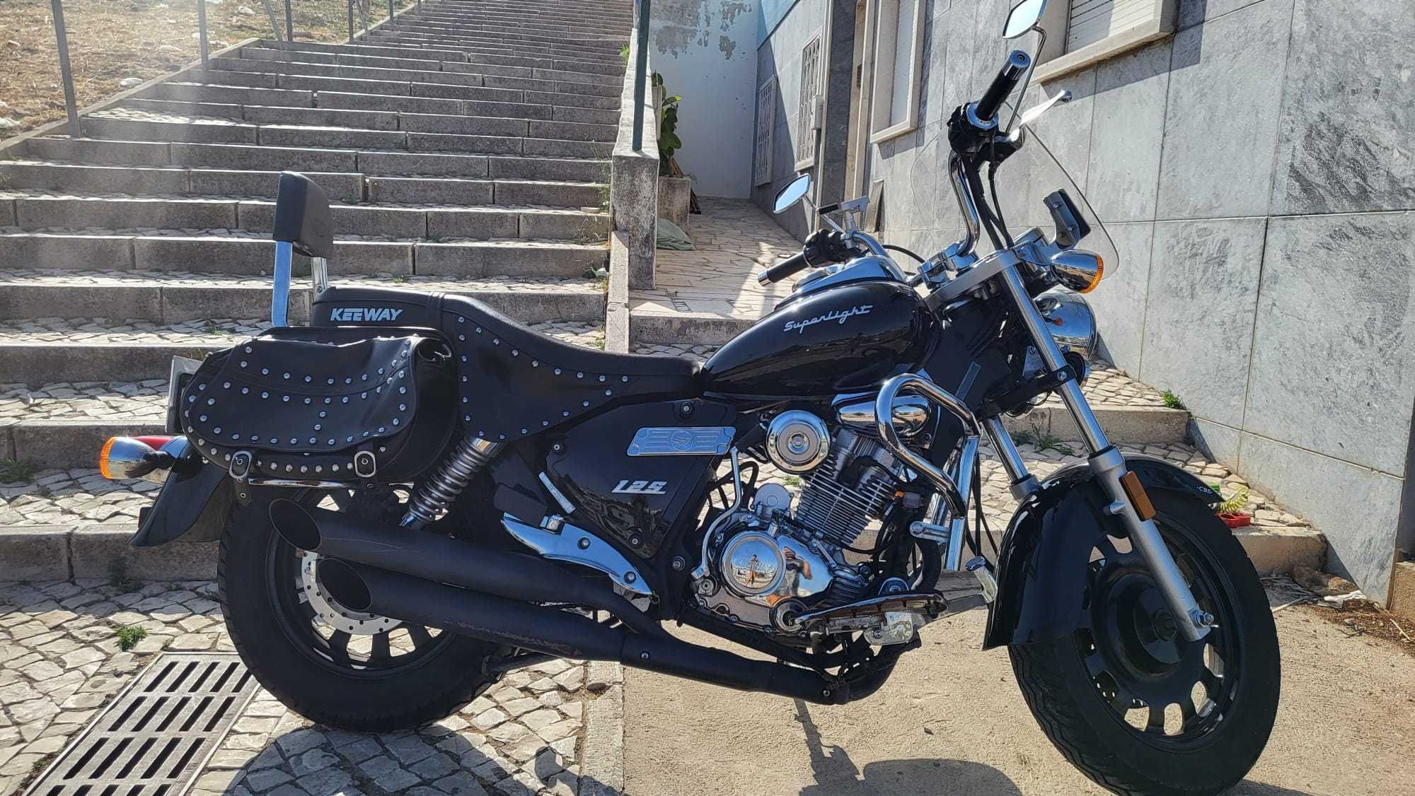 Keeway Superlight 125cc - 2017 - Apenas 6.670 KM Reais  Com Acessórios