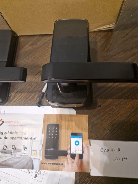 Klamka smartlock do zdalnego otwierania drzwi