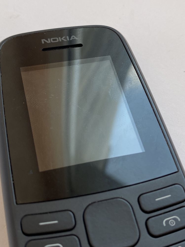 кнопочний телефон Nokia 105