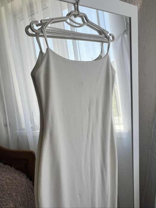 Максі сукня на бретелях