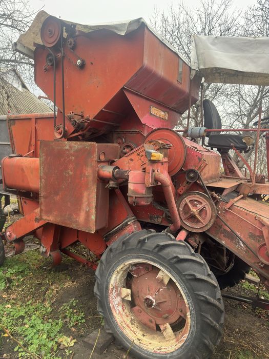 Комбайн T600S з жаткою