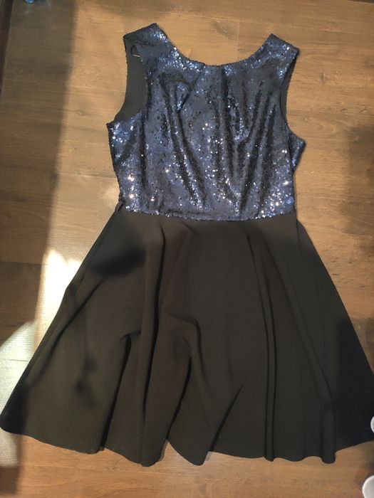 Плаття чорне з синіми паєтками