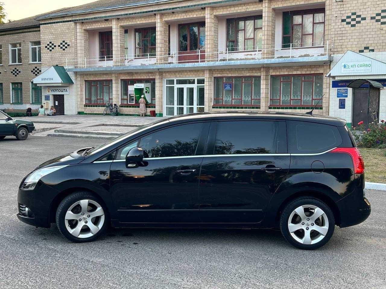 Peugeot 5008 2009 р.в. 1.6 бензин