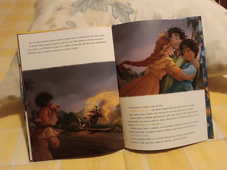 Livro do Filme da Disney Encanto.