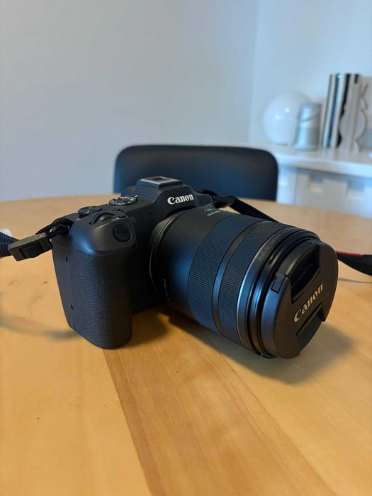 Canon EOS R8 + RF 85mm f2 IS STM