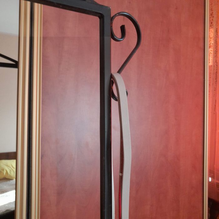 Wieszak kuty u kowala do garderoby do sypialni solidny