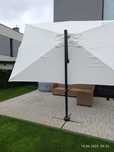 Bardzo duży masywny parasol ogrodowy 4m na 2.8m