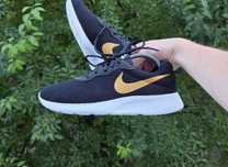 40р Nike Tanjun жіночі спортивні кросівки