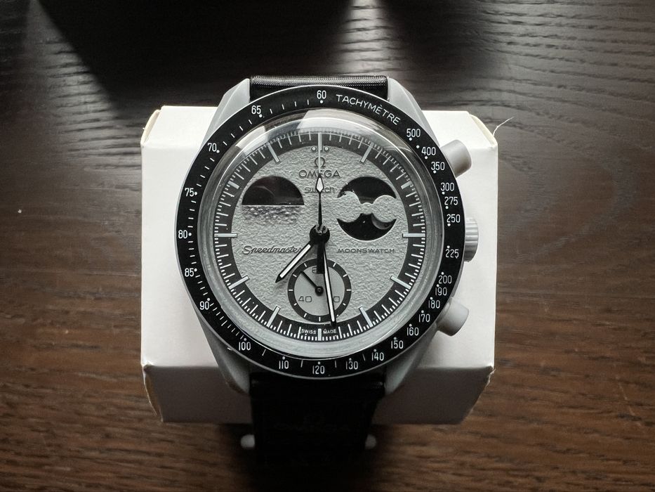 Swatch x Omega Bioceramic MoonSwatch Collection Mission to the earth