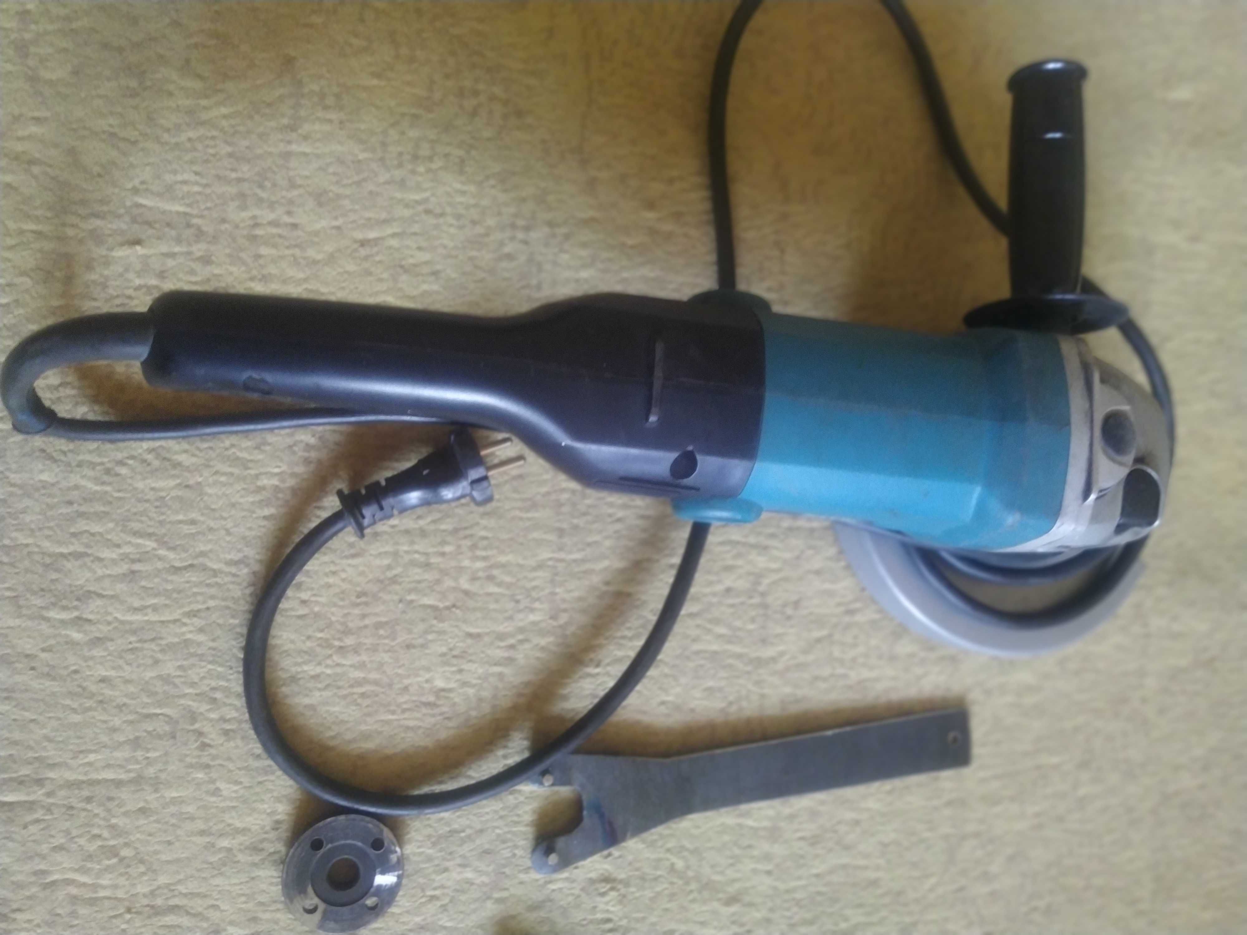 Болгарка Makita GA7010C