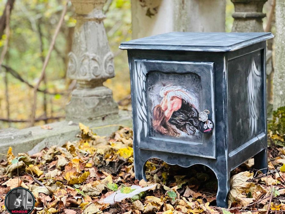 Szafka nocna, motyw kobiety anioła, pojedynczy egzemplarz, skrzydła