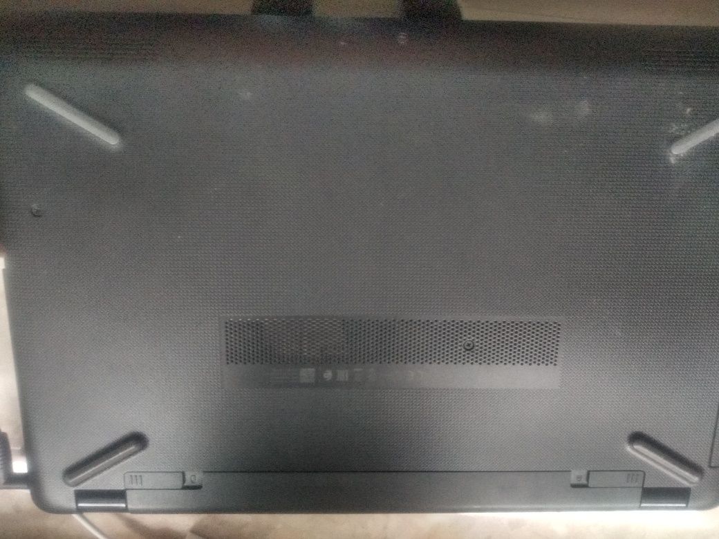 Laptop hp 15-ra048nw
