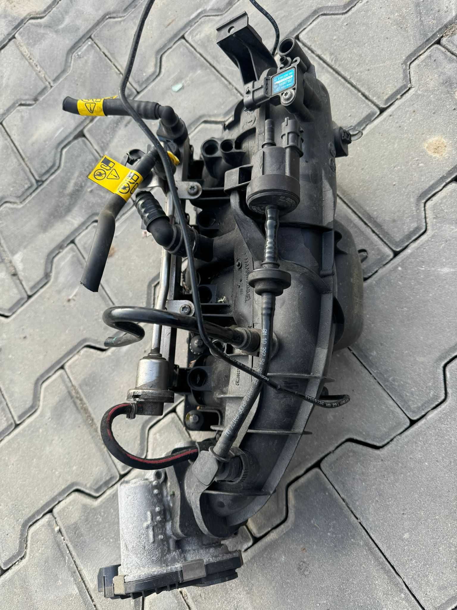 Kolektor ssący Opel Mokka Corsa 1.4 turbo