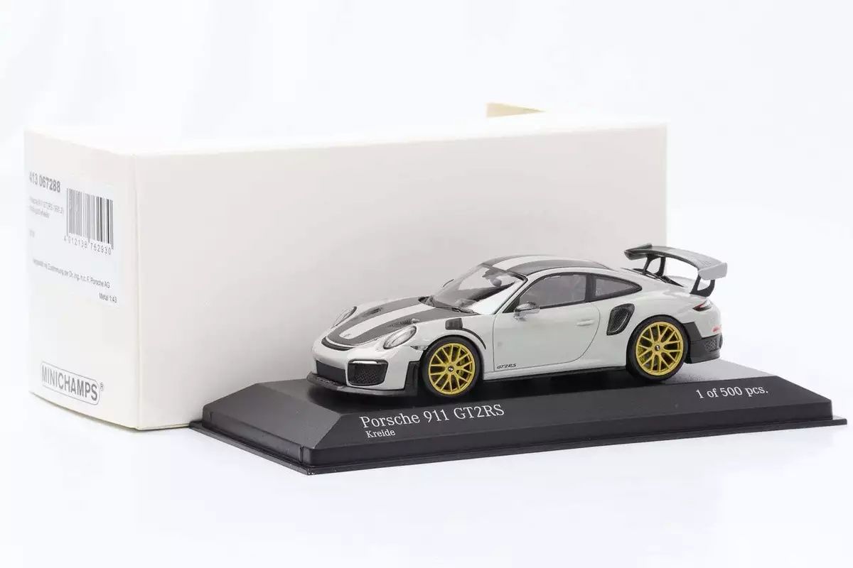 Minichamps 1:43 porsche 911 GT2 RS 2018