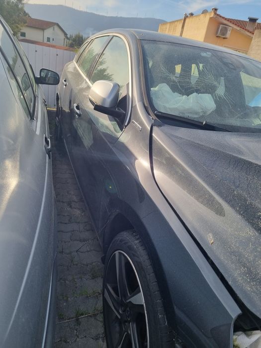 Volvo V60 D6 R Design (salvado)