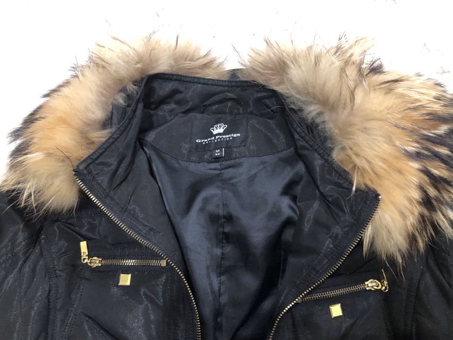 Куртка жіноча розмір М