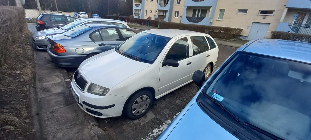 Długoterminowy wynajem samochodów  skoda Fabia combi lub Honda City